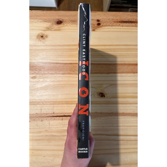 Clint Eastwood Icon The Essential Film Art Collection by David Frangioni 2009 HC - Picture 5 of 5